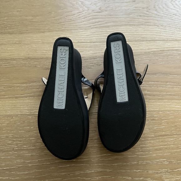 Michael Kors Wedge Sandal Black - lightly used - size 6 - Picture 5 of 5